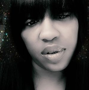 Meet your Posher, Lola